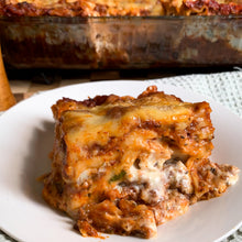 Cargar imagen en el visor de la galería, Lasagna Cremosa | Boloñesa & 4 Quesos