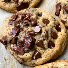 Cargar imagen en el visor de la galería, Chunky Chocolate Chips Cookies
