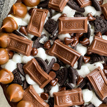 Cargar imagen en el visor de la galería, Cookie Monster cake