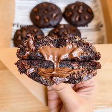 Cargar imagen en el visor de la galería, Doble Chocolate rellenas