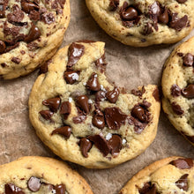 Cargar imagen en el visor de la galería, Chunky Chocolate Chips Cookies
