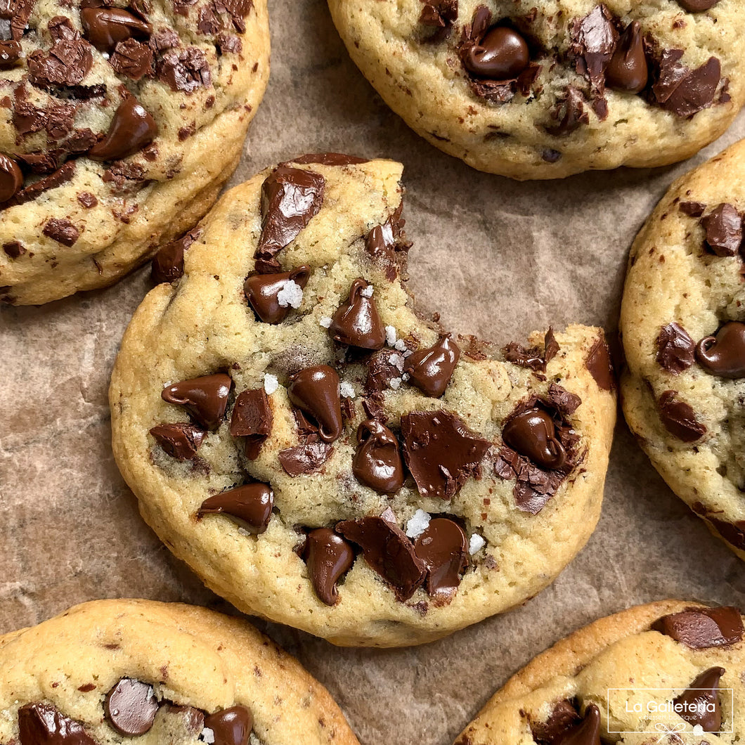 Chunky Chocolate Chips Cookies