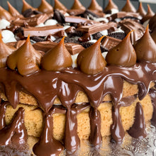 Cargar imagen en el visor de la galería, Cookie Monster cake
